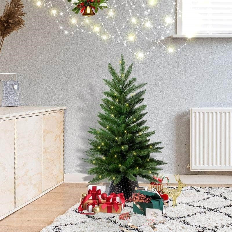 How to Select a Potted Artificial Christmas Tree