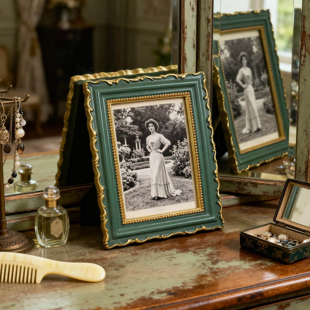 Ferrisland Vintage Picture Frame, Green Antique Ornate Picture Frame, Victorian Retro Decorative Photo Frames for Tabletop & Wall, Baroque Home Decor Frames, Gift Idea(Green, 4X6) Ferrisland